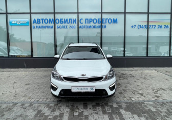 Подержанный автомобиль Kia Rio Hatchback 2019 года (8 фото)