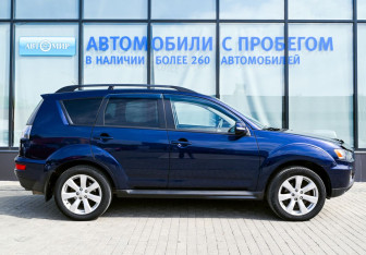 Подержанный автомобиль Mitsubishi Outlander 2012 года (6 фото)