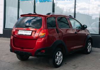 Подержанный автомобиль Chery IndiS (S18D) 2011 года (5 фото)