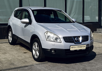 Подержанный автомобиль Nissan Qashqai 2008 года (7 фото)