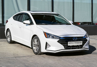 Подержанный автомобиль Hyundai Elantra Sedan 2019 года (7 фото)
