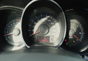 Подержанный автомобиль Kia Rio Sedan 2014 года (14 фото)