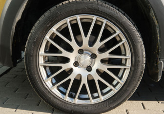 Подержанный автомобиль Renault Sandero 2018 года (18 фото)