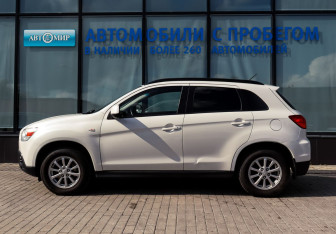 Подержанный автомобиль Mitsubishi ASX 2013 года (2 фото)