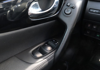 Подержанный автомобиль Nissan Qashqai 2014 года (16 фото)