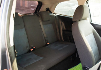 Подержанный автомобиль Ford Fiesta Hatchback 2007 года (15 фото)