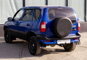 Подержанный автомобиль Chevrolet Niva 2006 года (3 фото)