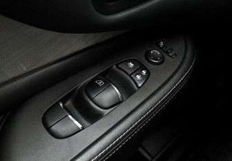 Подержанный автомобиль Nissan Murano Suv 2016 года (12 фото)