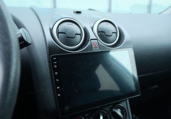 Подержанный автомобиль Nissan Qashqai 2011 года (12 фото)