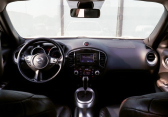 Подержанный автомобиль Nissan Juke 2011 года (19 фото)