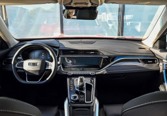 Подержанный автомобиль Geely Atlas Pro 2023 года (19 фото)