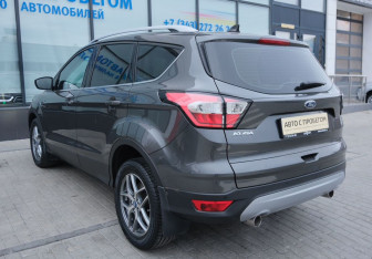 Подержанный автомобиль Ford Kuga 2018 года (3 фото)