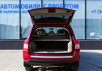 Подержанный автомобиль Jeep Compass 2012 года (21 фото)