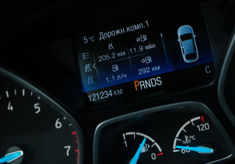 Подержанный автомобиль Ford Kuga 2019 года (15 фото)