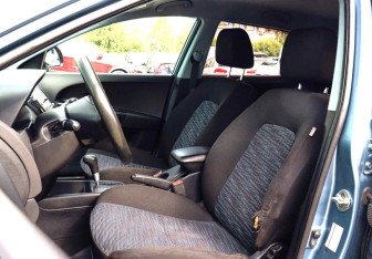 Подержанный автомобиль Kia Ceed Wagon 2008 года (16 фото)