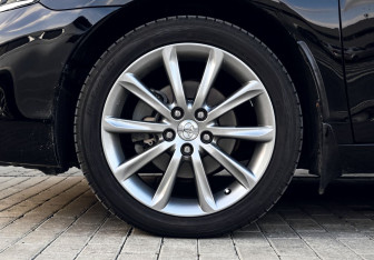 Подержанный автомобиль Toyota Camry Sedan 2011 года (20 фото)