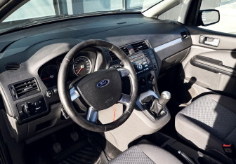 Подержанный автомобиль Ford C-MAX 2004 года (10 фото)