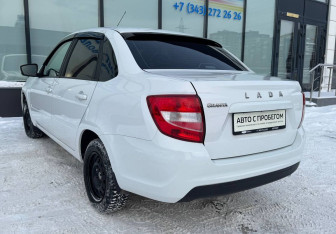 Подержанный автомобиль LADA (ВАЗ) Granta Sedan 2023 года (3 фото)