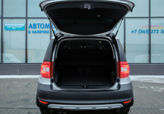 Подержанный автомобиль Skoda Yeti 2013 года (19 фото)