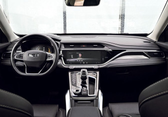 Подержанный автомобиль Geely Atlas Pro 2023 года (20 фото)