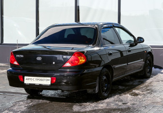 Подержанный автомобиль Kia Spectra Sedan 2007 года (5 фото)