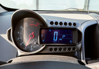 Подержанный автомобиль Chevrolet Aveo Sedan 2012 года (11 фото)