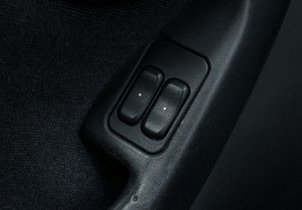 Подержанный автомобиль Opel Corsa 2000 года (11 фото)