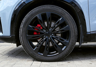 Подержанный автомобиль Geely Tugella 2023 года (21 фото)