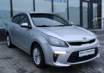 Подержанный автомобиль Kia Rio Sedan 2018 года (7 фото)