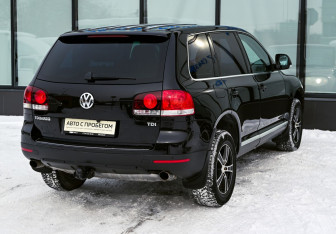Подержанный автомобиль Volkswagen Touareg 2008 года (5 фото)