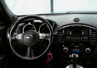 Подержанный автомобиль Nissan Juke 2013 года (18 фото)