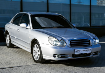 Подержанный автомобиль Hyundai Sonata 2004 года (7 фото)