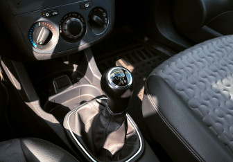 Подержанный автомобиль Opel Corsa 2011 года (10 фото)