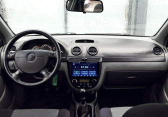 Подержанный автомобиль Chevrolet Lacetti Hatchback 2007 года (17 фото)