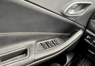 Подержанный автомобиль Москвич 3 2023 года (14 фото)