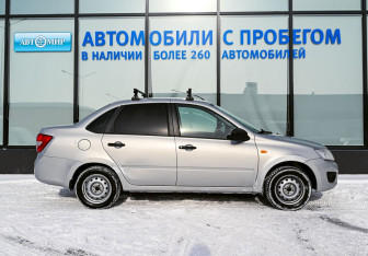 Подержанный автомобиль LADA (ВАЗ) Granta Sedan 2017 года (6 фото)