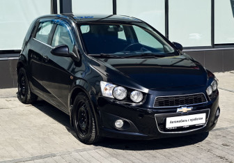 Подержанный автомобиль Chevrolet Aveo Hatchback 2014 года (7 фото)