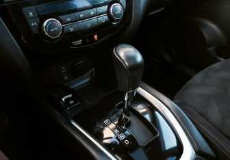 Подержанный автомобиль Nissan X-Trail 2014 года (16 фото)