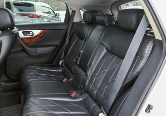 Подержанный автомобиль Infiniti FX 2012 года (20 фото)