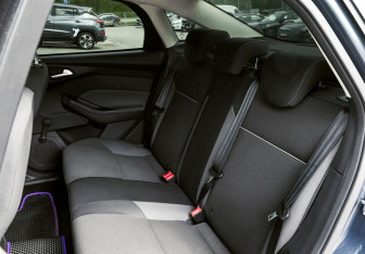 Подержанный автомобиль Ford Focus Sedan 2012 года (17 фото)