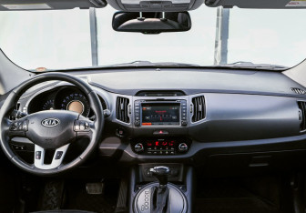 Подержанный автомобиль Kia Sportage 2011 года (12 фото)