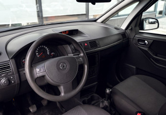 Подержанный автомобиль Opel Meriva 2007 года (14 фото)