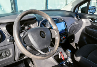 Подержанный автомобиль Renault Kaptur 2019 года (13 фото)
