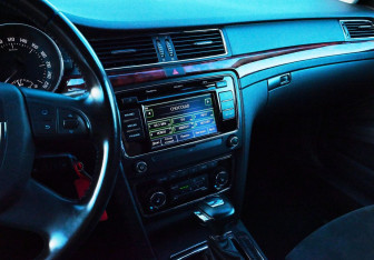 Подержанный автомобиль Skoda Superb Liftback 2012 года (9 фото)