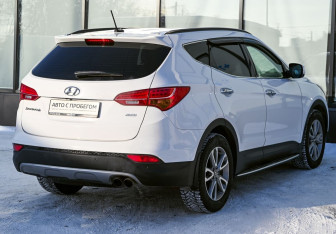 Подержанный автомобиль Hyundai Santa Fe 2013 года (5 фото)