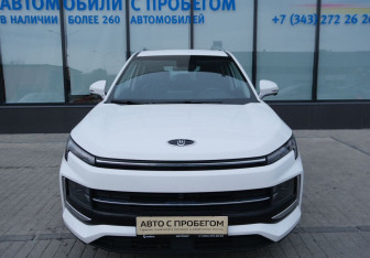 Подержанный автомобиль Москвич 3 2024 года (8 фото)