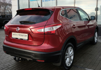 Подержанный автомобиль Nissan Qashqai 2014 года (5 фото)