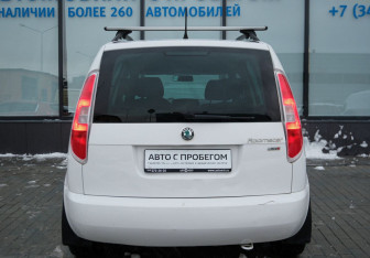Подержанный автомобиль Skoda Roomster 2012 года (4 фото)