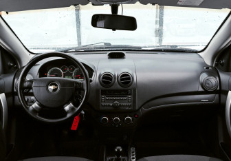 Подержанный автомобиль Chevrolet Aveo Sedan 2011 года (10 фото)