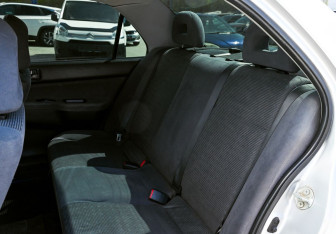 Подержанный автомобиль Mitsubishi Lancer Sedan 2005 года (15 фото)